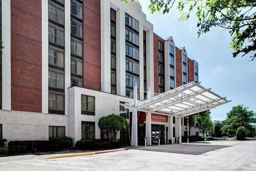 Внешний вид отеля Hyatt Place Atlanta/Buckhead в Атланте