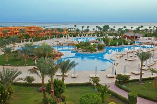 Внешний вид отеля Amwaj Oyoun Resort