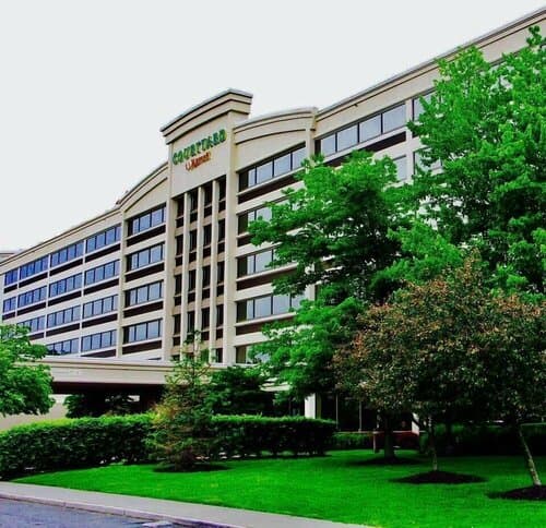 Внешний вид отеля Courtyard by Marriott Lyndhurst Meadowlands