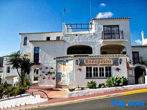 Внешний вид отеля Pueblo Evita в Бенальмадене