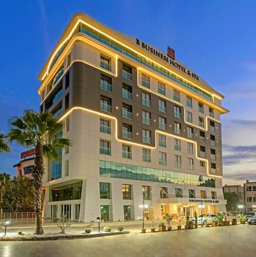 Внешний вид отеля B Business Hotel & SPA