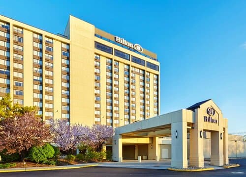 Внешний вид отеля Hilton Hasbrouck Heights