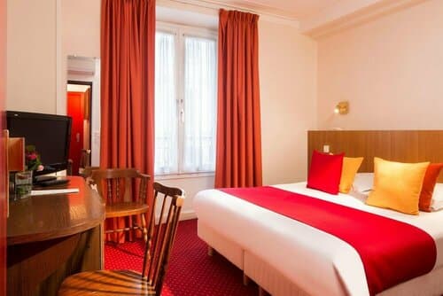 Внешний вид отеля Hôtel Londres Saint Honoré в Квартье Вандоме