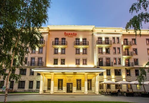 Внешний вид отеля Ramada Hotel & Suites by Wyndham Novosibirsk
