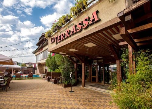 Внешний вид отеля La Terrassa в городском округе Сириусе