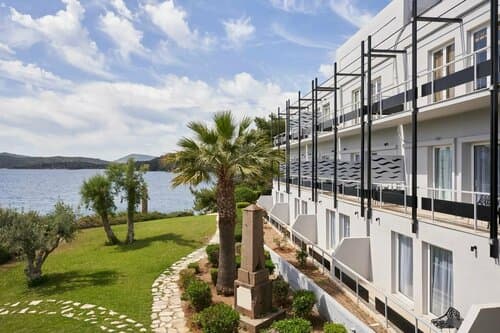 Внешний вид отеля Xenia Poros Image Hotel