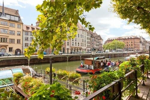 Внешний вид отеля Hotel des Arts в Центре