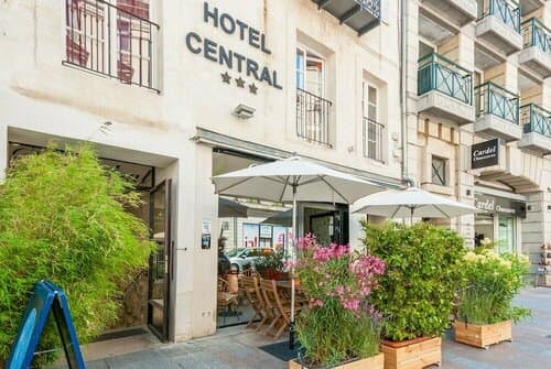 Внешний вид отеля Central Hotel в Авиньоне