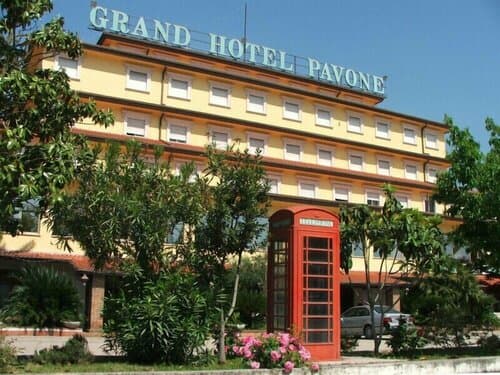 Внешний вид отеля Grand Hotel Pavone