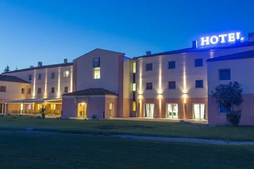 Внешний вид отеля Ibis Styles Marseille Plan de Campagne