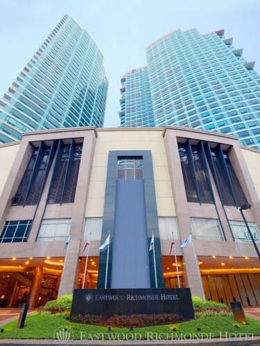 Внешний вид отеля Eastwood Richmonde Hotel