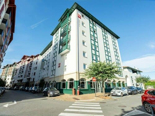 Внешний вид отеля ibis budget Ciboure Saint Jean de Luz в Атлантических Пиренеях