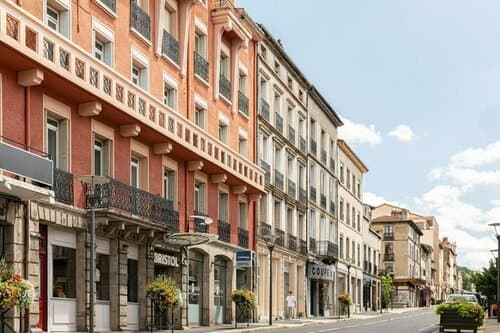 Внешний вид отеля Hôtel Bristol Le Puy-en-Velay в Ле-Пюи-ан-Веле