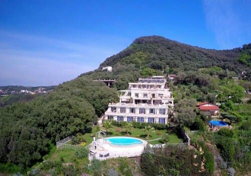 Внешний вид отеля CapoSperone Resort