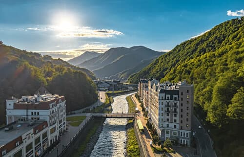Внешний вид отеля Фристайл Роза Хутор в Эстосадке