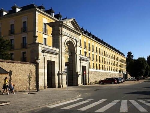 Внешний вид отеля Parador De La Granja