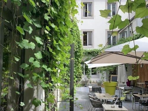 Внешний вид отеля ClapClap Hôtel в Трибунал-Гар-Порте де Ширмеке