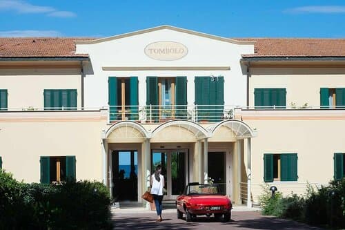 Внешний вид отеля Tombolo Talasso Resort