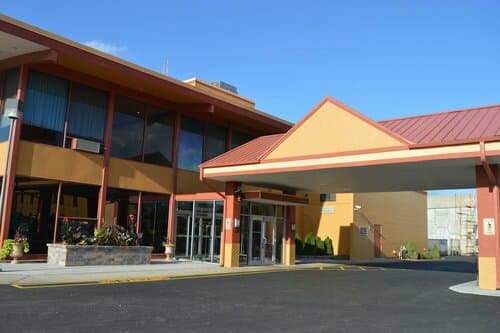 Внешний вид отеля Quality Inn O'Hare Airport в Парке Шиллере