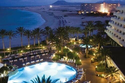 Внешний вид отеля Hotel Riu Palace Tres Islas