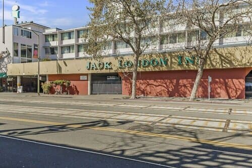 Внешний вид отеля Jack London Inn