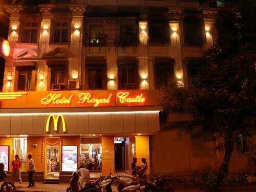 Внешний вид отеля Hotel Royal Castle в Мумбаях