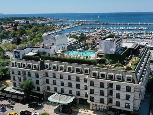 Внешний вид отеля Wyndham Grand Istanbul Kalamis Marina Hotel