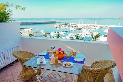 Внешний вид отеля Zi' Carmela в Форио