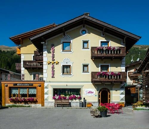 Внешний вид отеля Alba Alpine Hotel