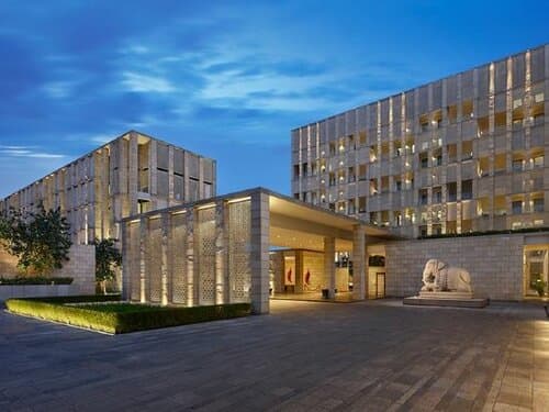 Внешний вид отеля The Lodhi