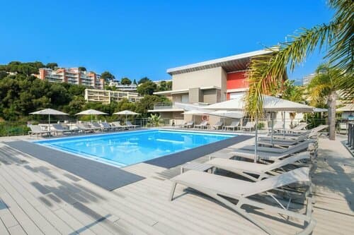 Внешний вид отеля Pierre & Vacances Residence Premium Julia Augusta в Рокбрюн-Кап-Мартене