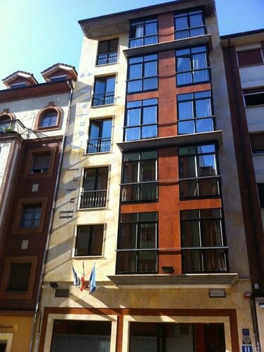 Внешний вид отеля Hotel Alda Centro Oviedo в Овьедо