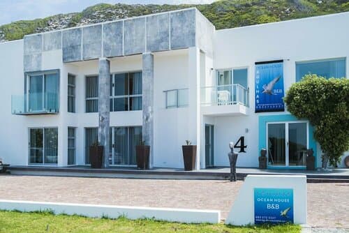 Внешний вид отеля Agulhas Ocean House в ЮАР