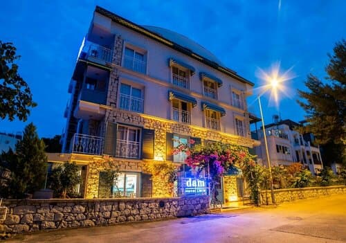 Внешний вид отеля Dam Hotel Lara