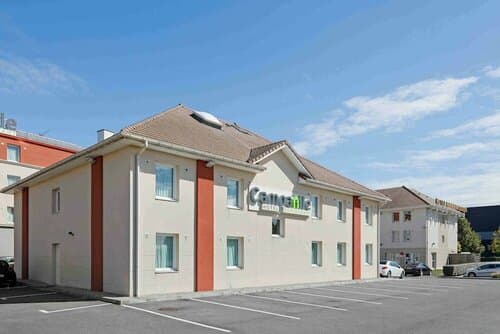 Внешний вид отеля Campanile Roissy - Aéroport Cdg - Le Mesnil Amelot в Ле-Мезниль-Амеле