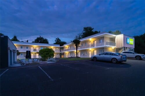 Внешний вид отеля Hôtel Eco Chic Rocade Mont de Marsan