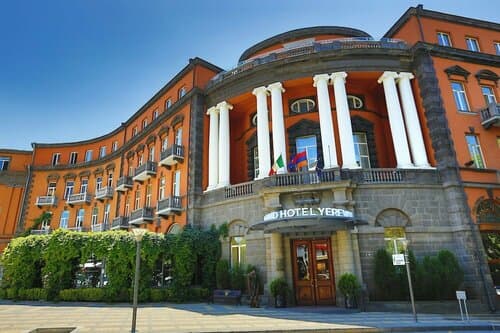 Внешний вид отеля Grand Hotel Yerevan
