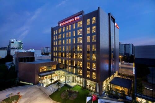 Внешний вид отеля Hilton Garden Inn Istanbul Beylikduzu