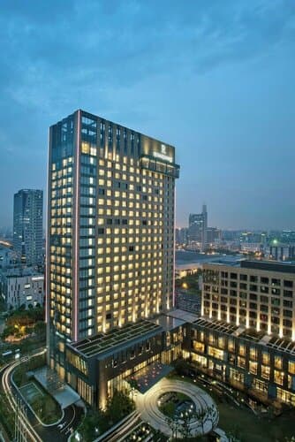 Внешний вид отеля Renaissance Shanghai Caohejing Hotel