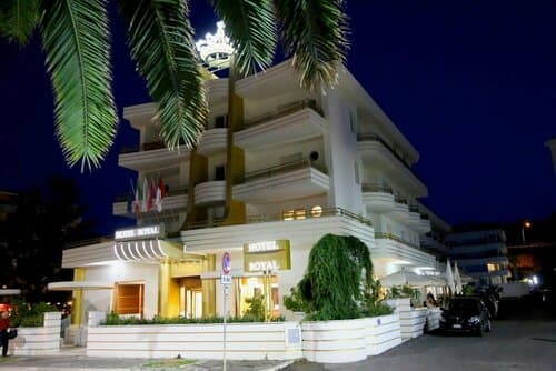 Внешний вид отеля Hotel Royal