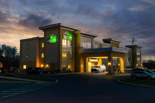 Внешний вид отеля La Quinta Inn & Suites by Wyndham Harrisburg-Hershey