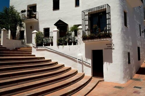 Внешний вид отеля Hotel Los Castaños