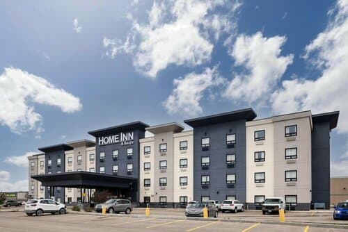 Внешний вид отеля Home Inn and Suites Regina Airport
