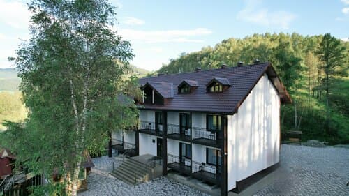 Внешний вид отеля Барсуган в Республике Алтае