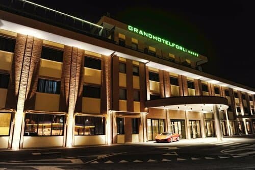 Внешний вид отеля Grand Hotel Forlì