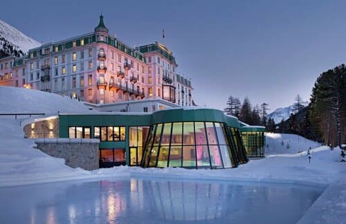 Внешний вид отеля Grand Hotel Kronenhof в Понтрезине