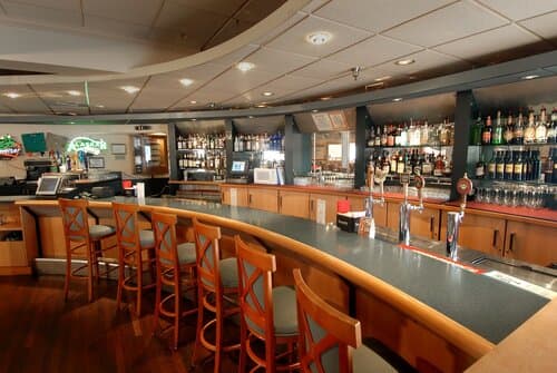 Внешний вид отеля The Landing Hotel & Restaurant в Бороу Кетчикан-Гейтвее