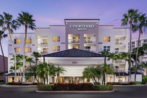 Внешний вид отеля Courtyard by Marriott Aventura Mall