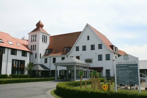 Внешний вид отеля Corsendonk Duinse Polders в Бланкенберге