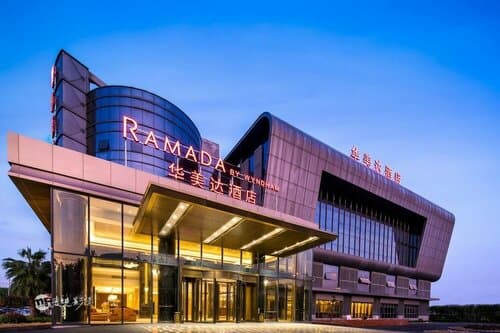 Внешний вид отеля Ramada by Wyndham Shanghai Pudong